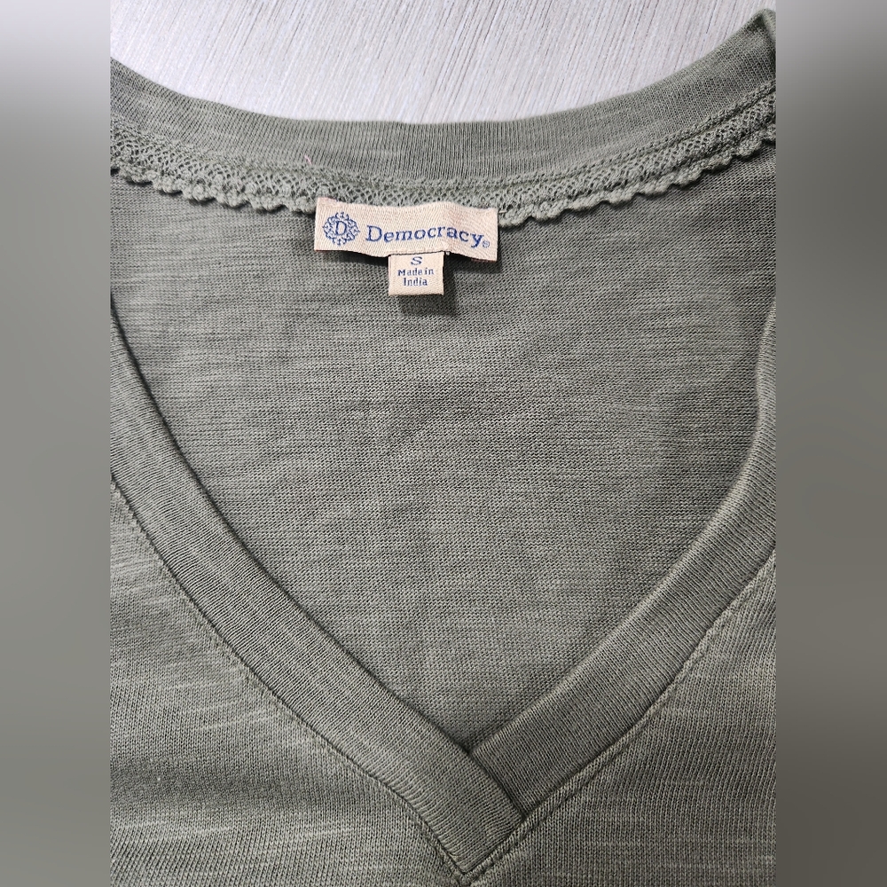 Democracy Cinched Sleeve Cotton V-Neck Top -GREEN -SMALL **NEW - Picture 8 of 13